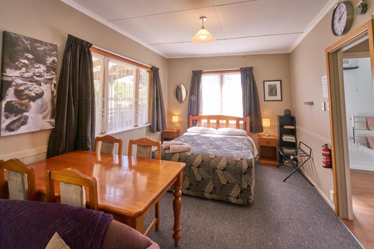 Accommodation Fiordland The Bach - One Bedroom Cottage At 226B Milford Road Te Anau Εξωτερικό φωτογραφία